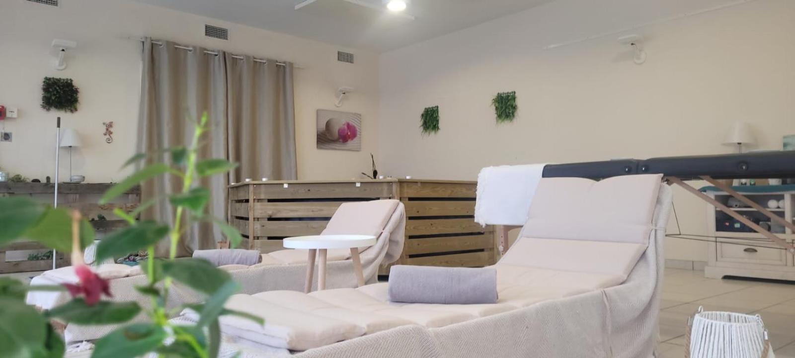 Chateau D'Arance Hotel Restaurant Espace Bien-Etre Cette-Eygun Εξωτερικό φωτογραφία